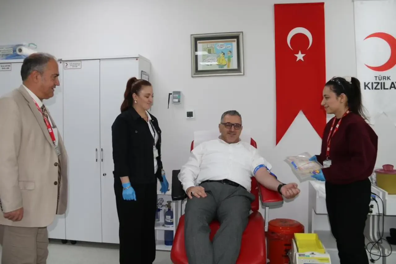 Milletvekili Çilez’den Kızılay’a Ziyareti 1