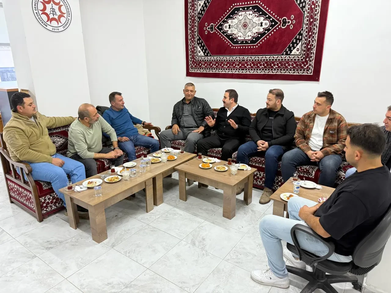 Kökü Vefada, Duruşu Elif’te 1