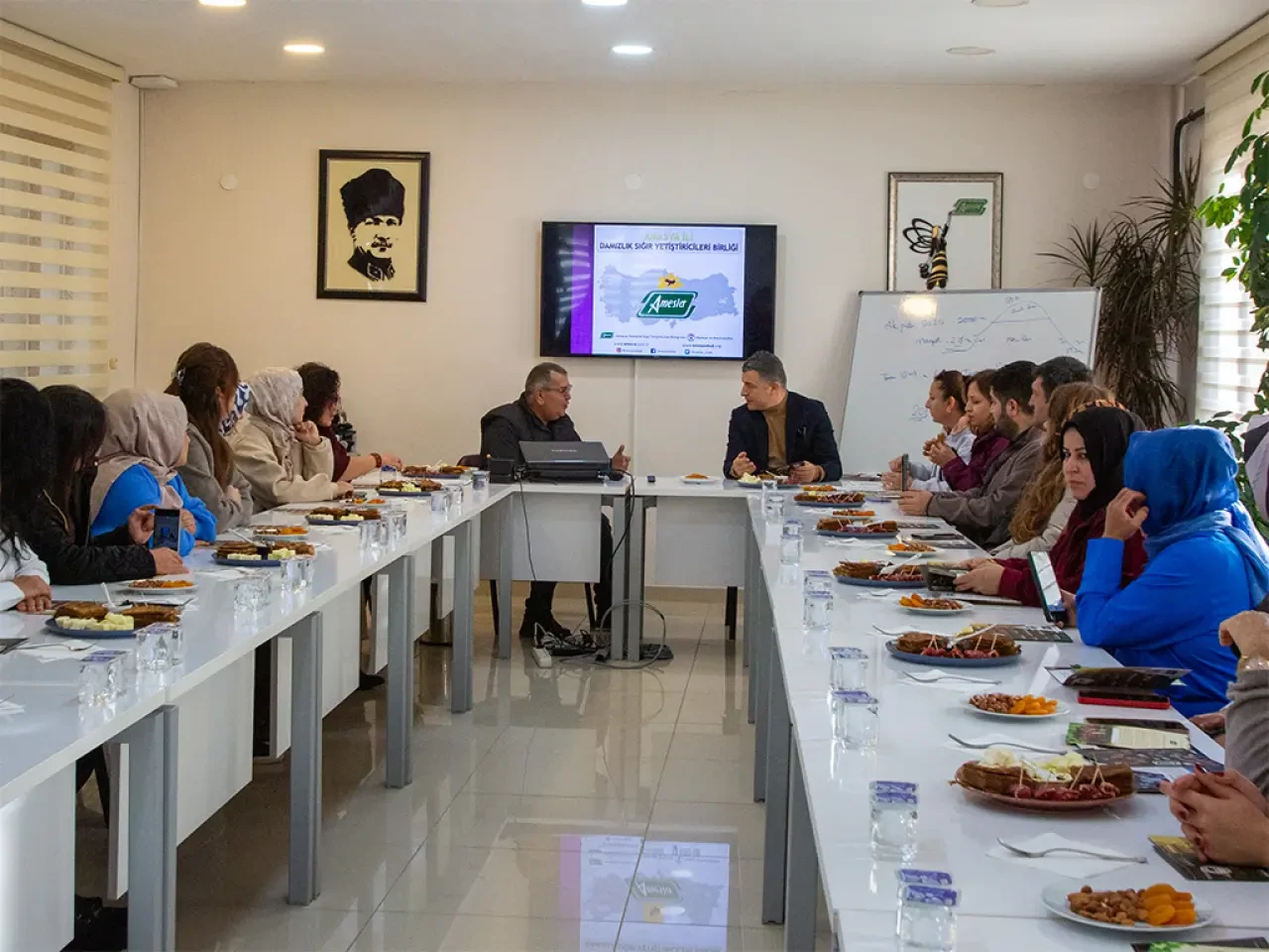 Amesia Gıda, GAP Bölgesi Kadın Kooperatifleri Heyetini Ağırladı 4