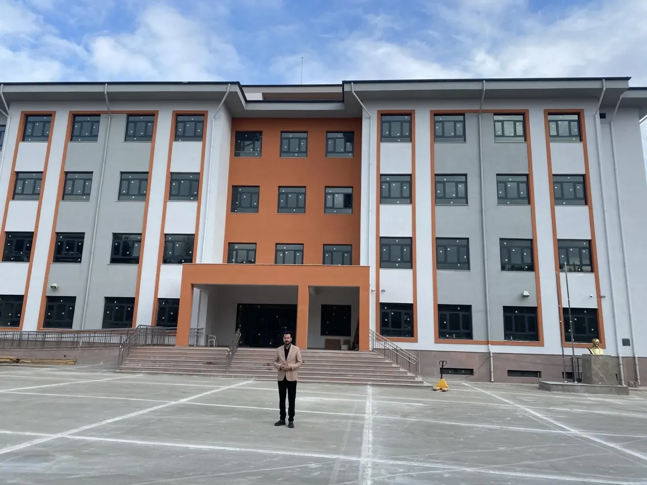 “AK Parti İktidarında Merzifon’un Her Köşesi Yatırımla Buluştu” 2