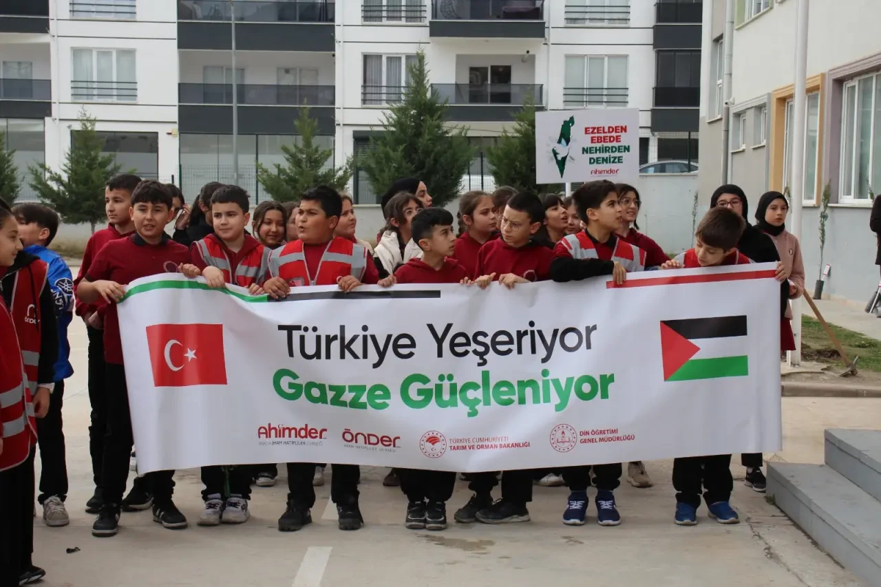 Şehitlerimiz Adına Fidan Dikimi Yapıldı. 1