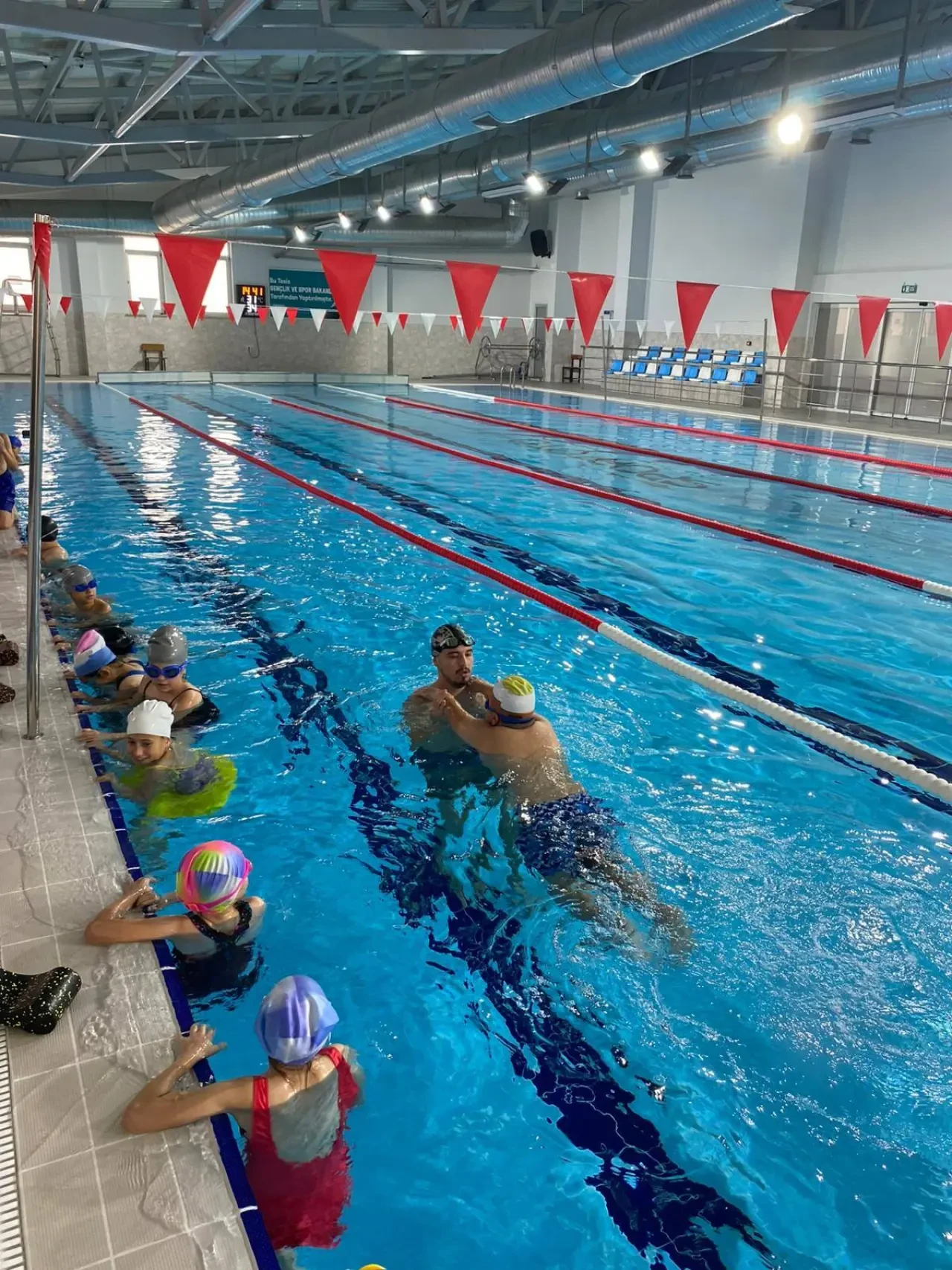 Gümüşhacıköy’de Minikler Yüzmeyle Tanışıyor 2