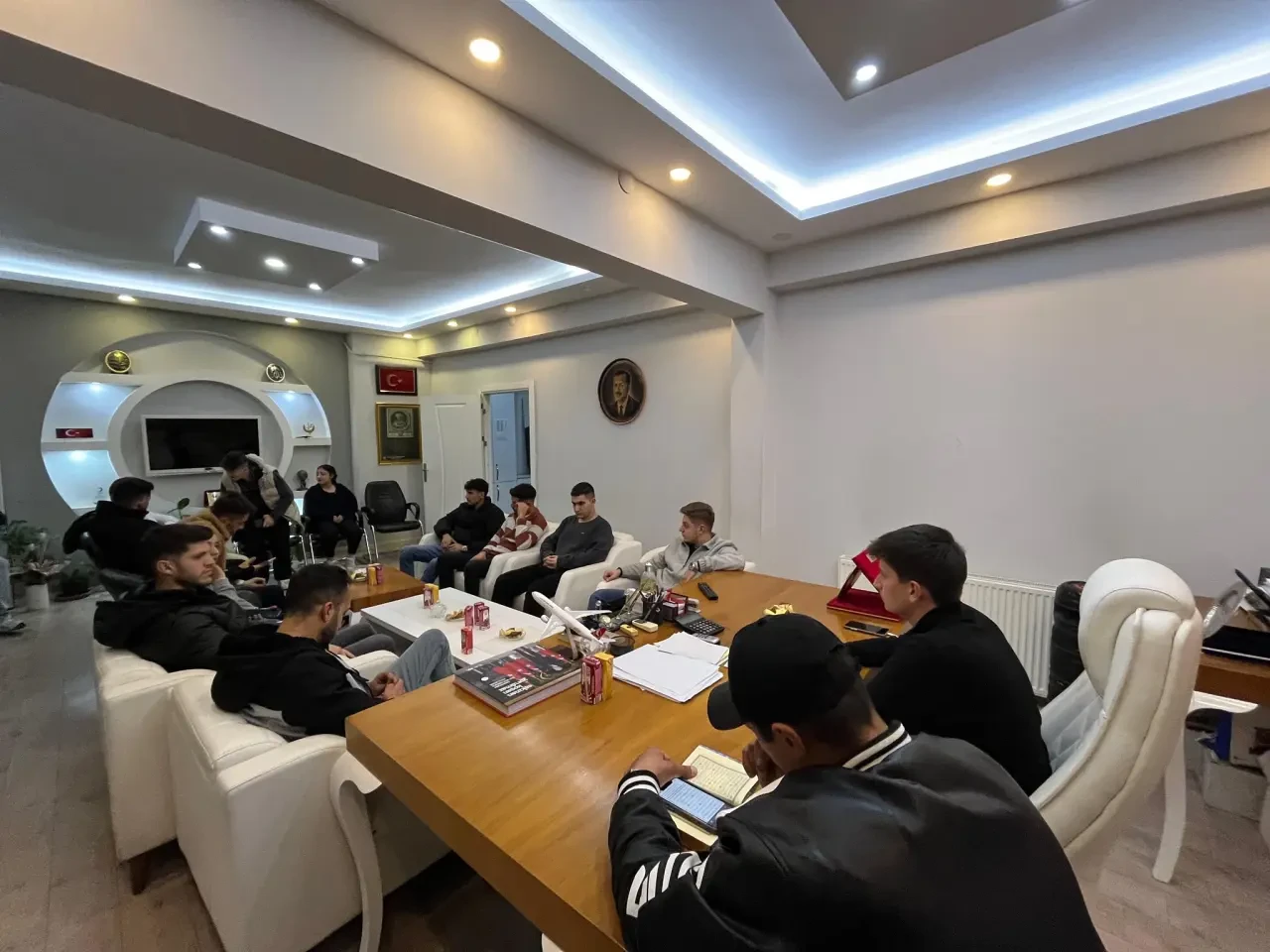 Ak  Gençlik Toplantısını Gerçekleştirdi 1