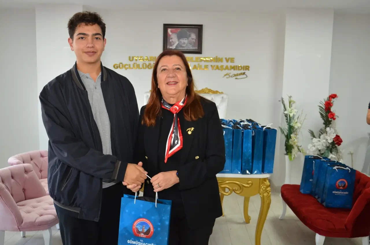 Gümüşhacıköy’de Atatürk’e Saygı Satranç Turnuvası Düzenlendi 6