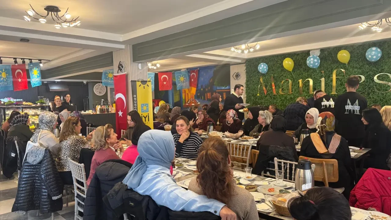 İYİ Parti Genel Başkan Yardımcısı Amasyalılar İle Buluştu 1