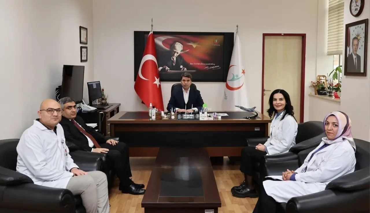 Vali Bakan'dan Merzifon Hastanesinde Sağlık Mesaisi 2