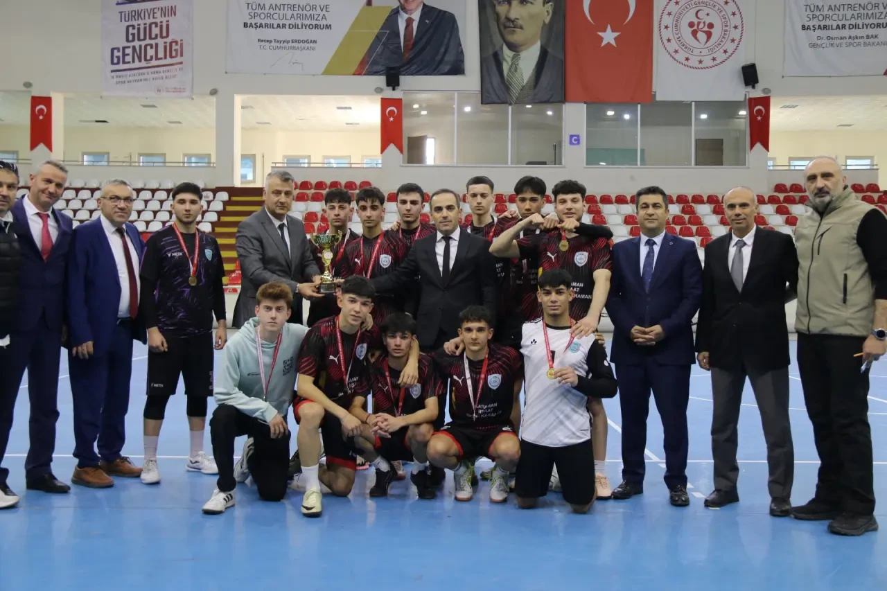 Amasya’da Okul Sporları Futsal İl Birinciliği Tamamlandı 1