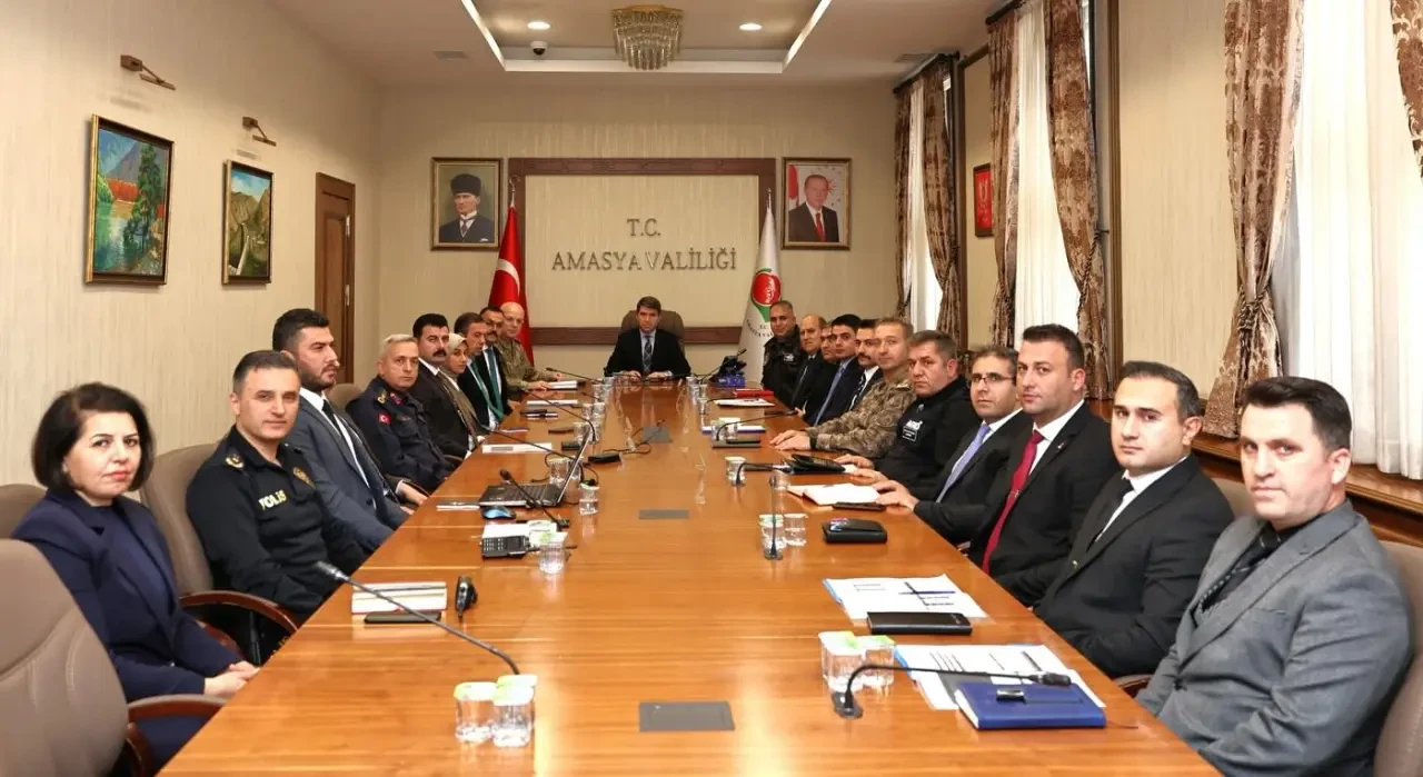 Amasya’da 2025 Yılının Son İl Güvenlik ve Asayiş Toplantısı Gerçekleştirildi 2