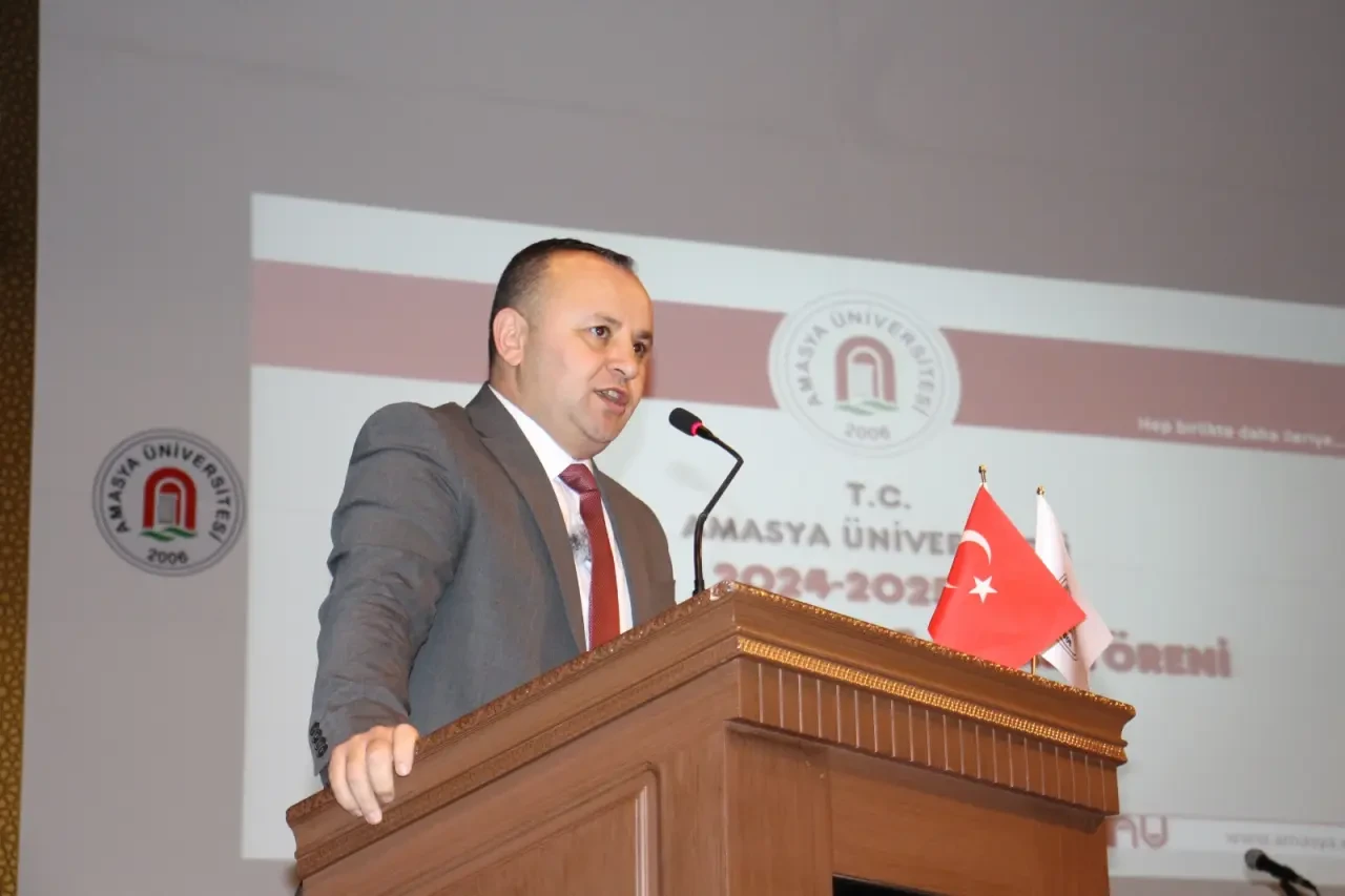 Akademik Cübbe Giyme ve Ödül Töreni Gerçekleştirildi 3