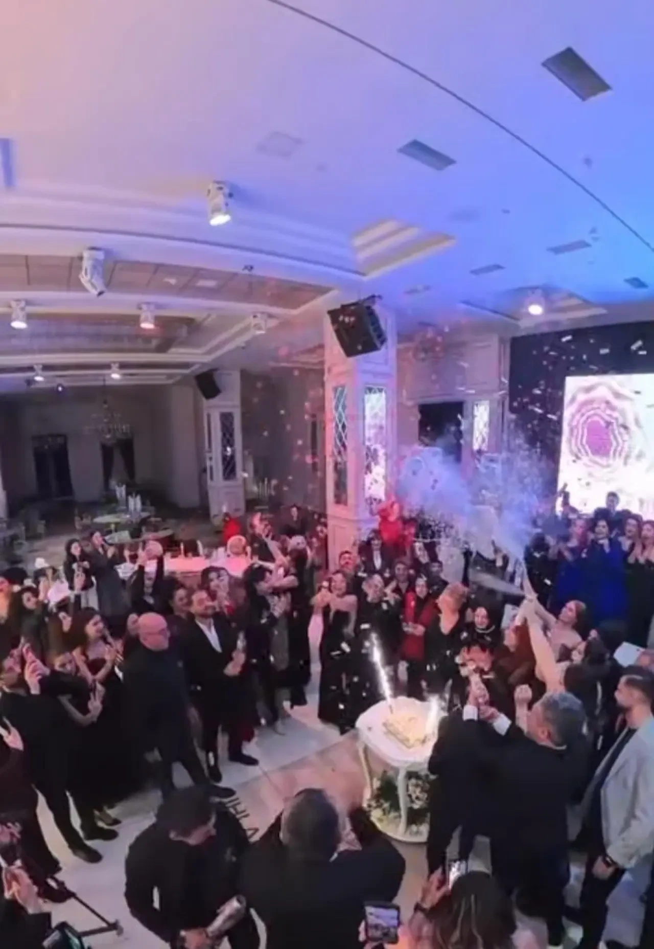 Türkiye’nin Sihirli Elleri’nde Büyük Başarı: Yılın Parlayan İsmi Burcu Kaya 9