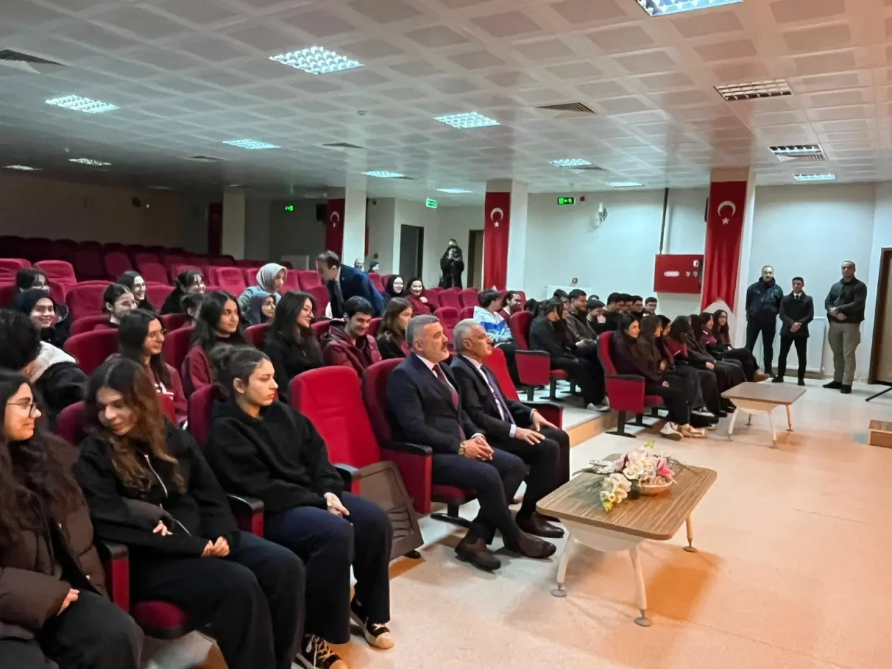 Vali Bakan’dan Fen Lisesi Öğrencilerine Gelecek Semineri 5