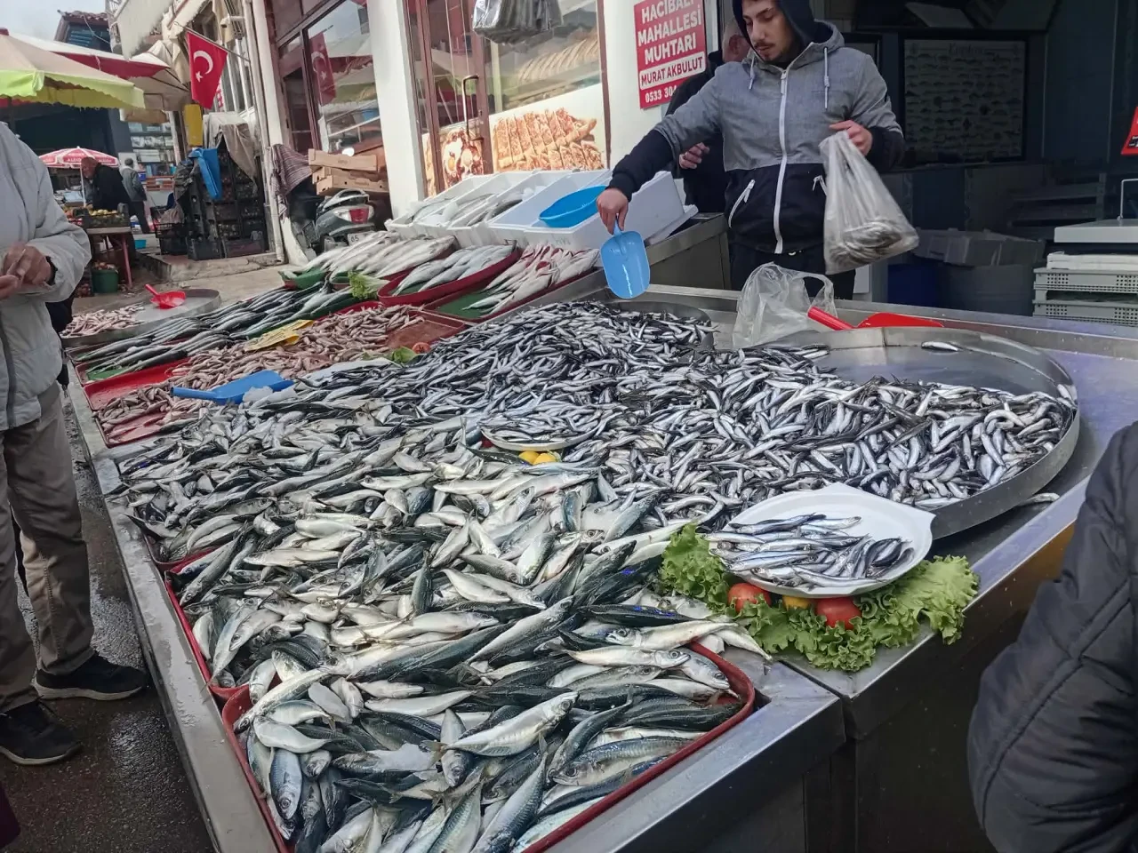 Merzifon Halk Pazarında Yağmurlu Gün, Fiyatlarda Dikkat Çeken Değişim 3