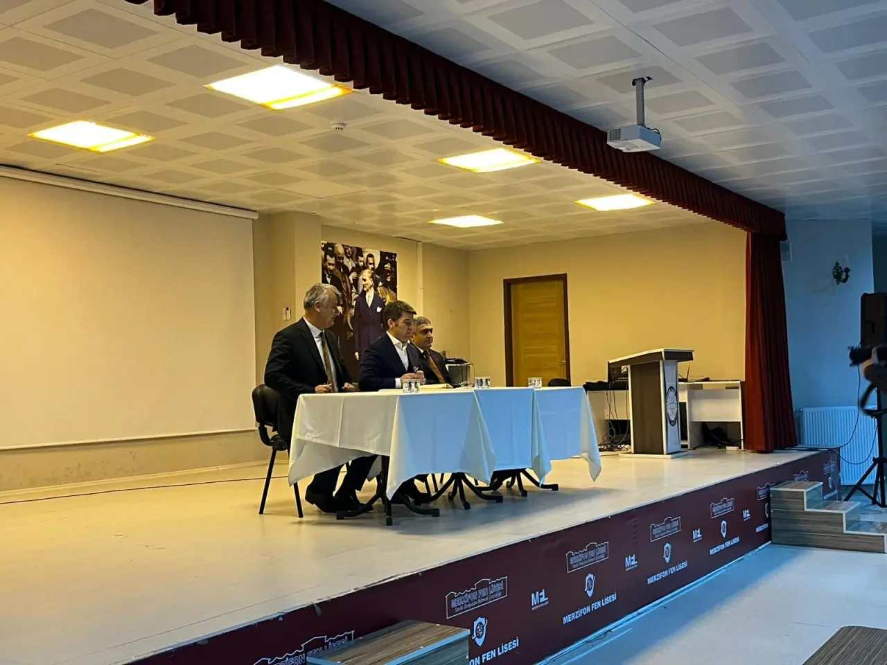 Vali Bakan’dan Fen Lisesi Öğrencilerine Gelecek Semineri 3