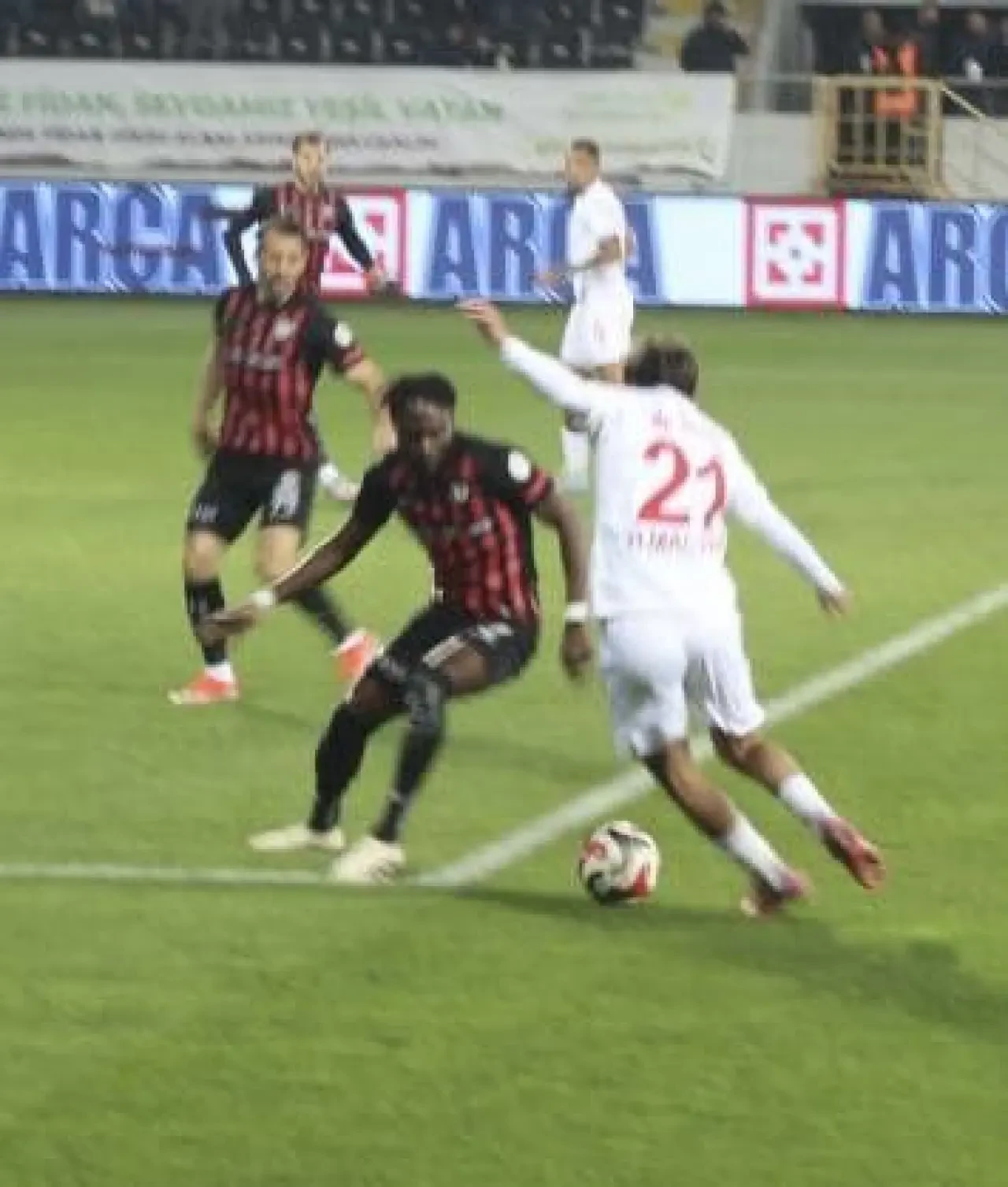 EROĞLU: BU GALİBİYET ÇORUM FK’YI  SÜPER LİG HEDEFİNE TAŞIYACAKTIR 3