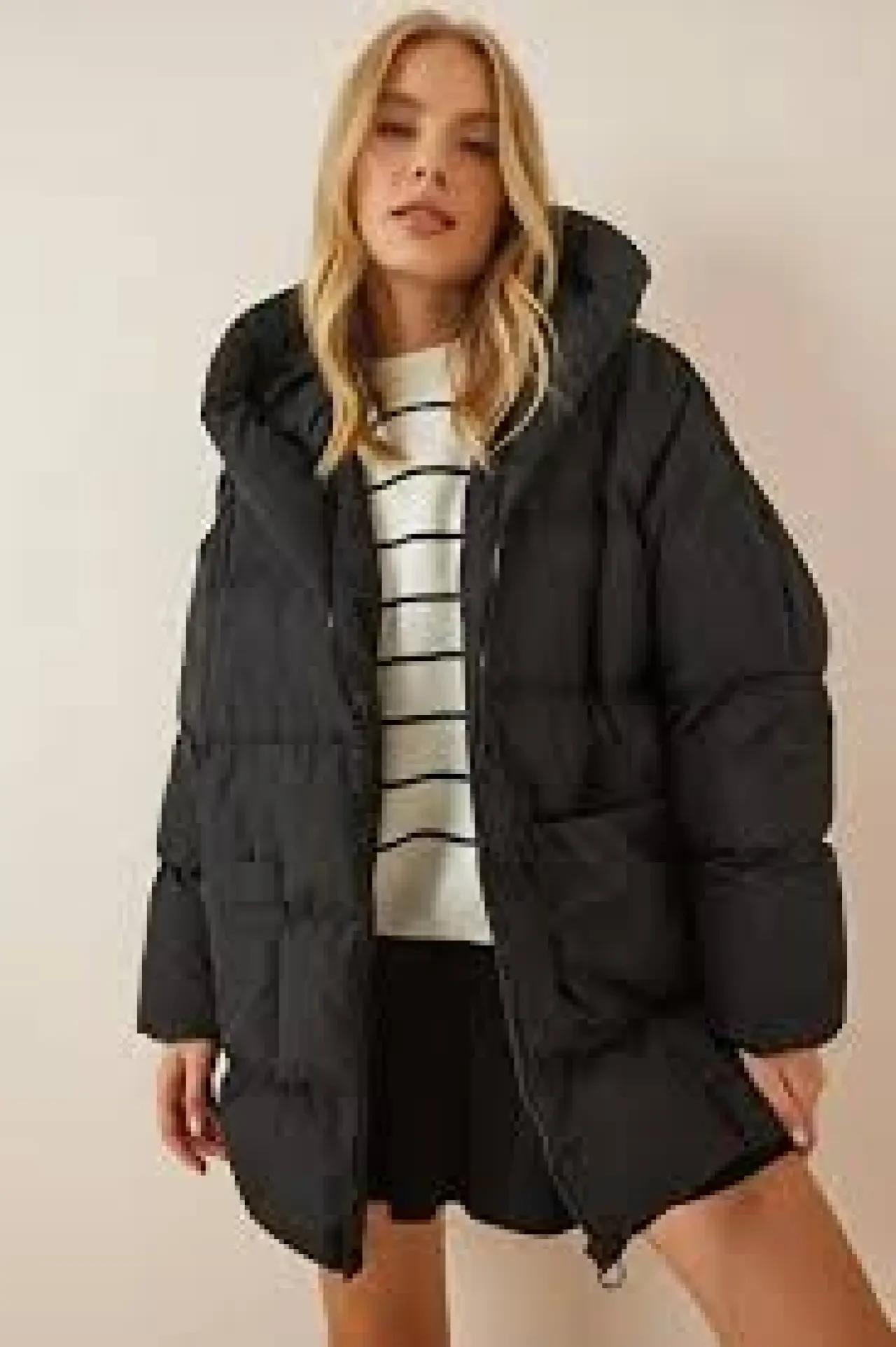 Kışın Vazgeçilmezi: Kadın Şişme Mont Modasında Yeni Sezon Trendleri 1