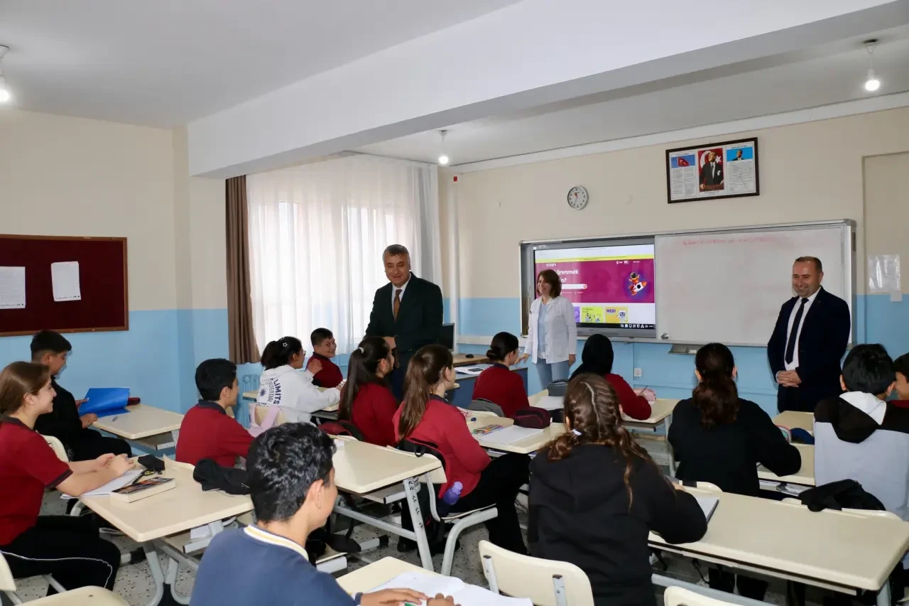 MEBİ İlgi Görüyor: Katipoğlu’ndan Sınıf İçi İnceleme 1