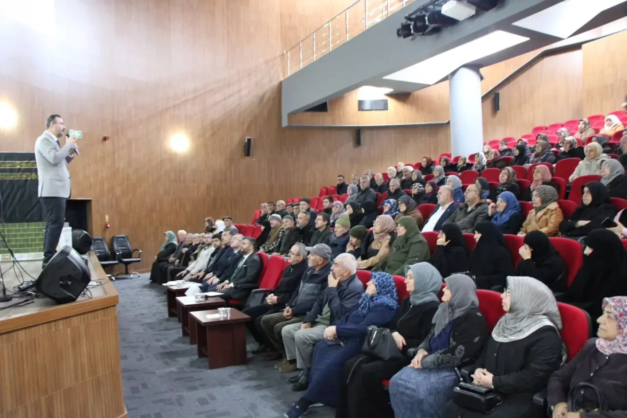 Amasya’da Umre Yolcularına Bilgilendirme Semineri Düzenlendi 1
