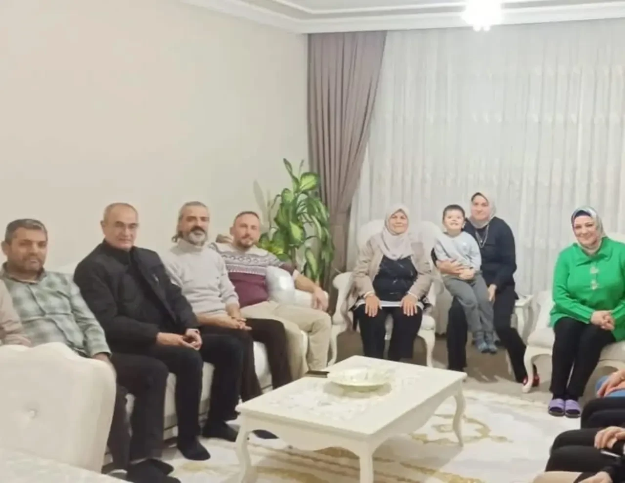 MHP Amasya Teşkilatı Hacılar Meydanı’nda 1