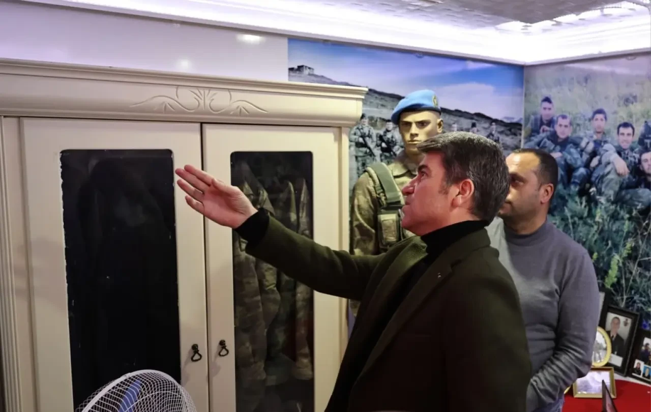 Bakan’dan Şehit Ailesine Taziye Ziyareti 4