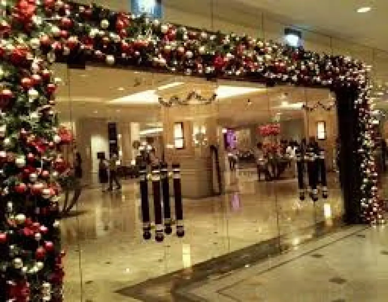 İş Yeri ve Ofislerde Yılbaşı Dekorasyonu ile Motivasyon Artıyor 3