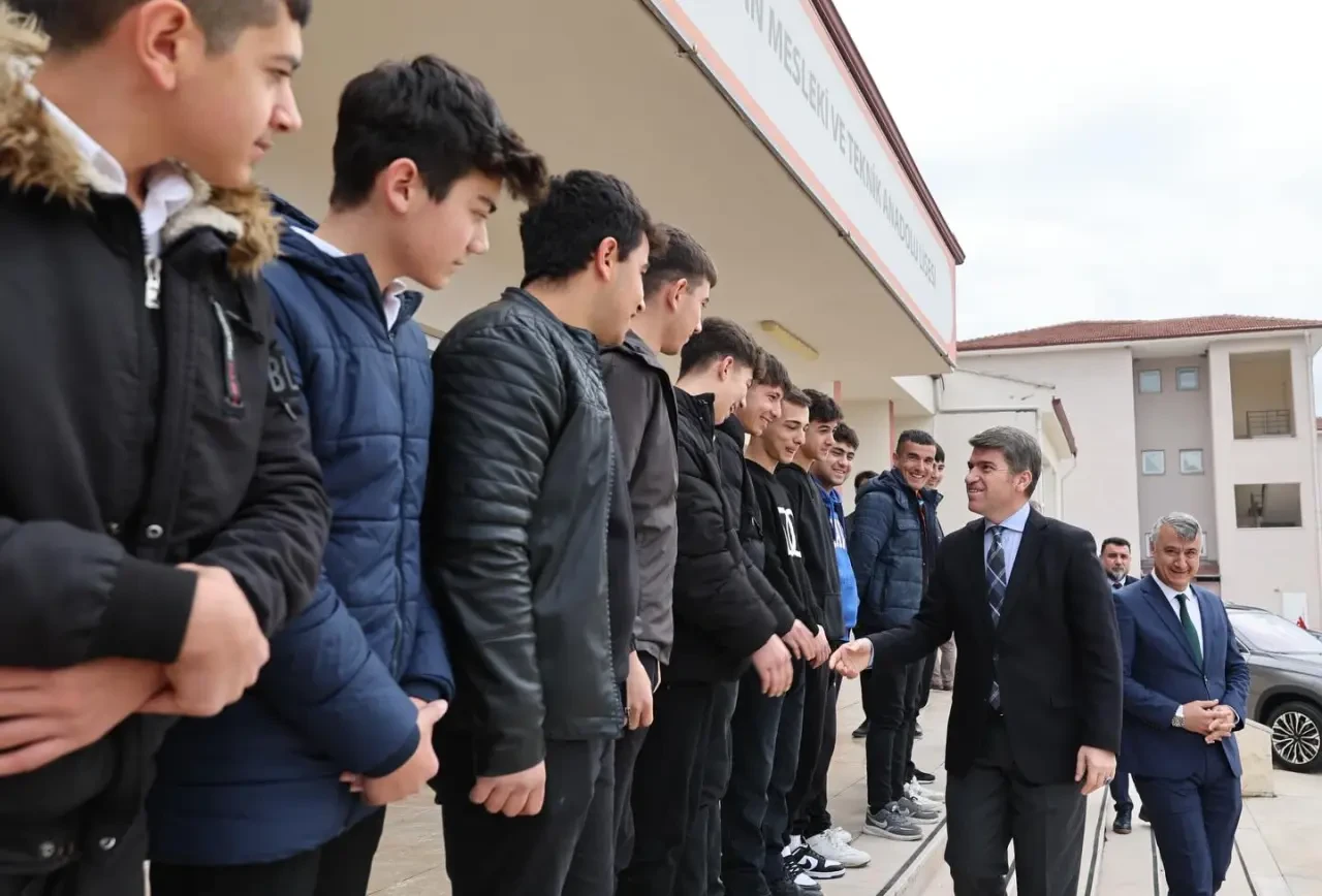 Vali Bakan’dan Meslek Lisesine Ziyaret 2