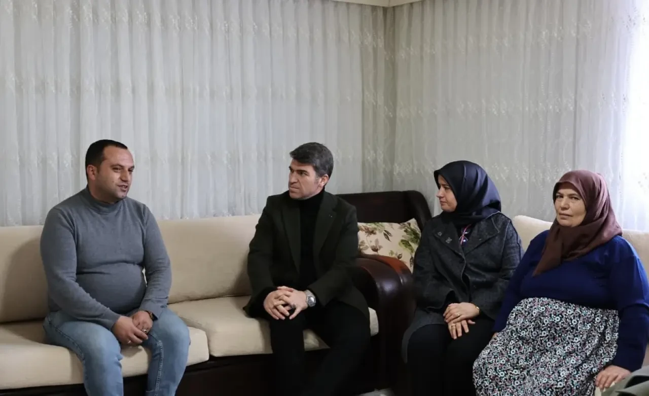 Bakan’dan Şehit Ailesine Taziye Ziyareti 2