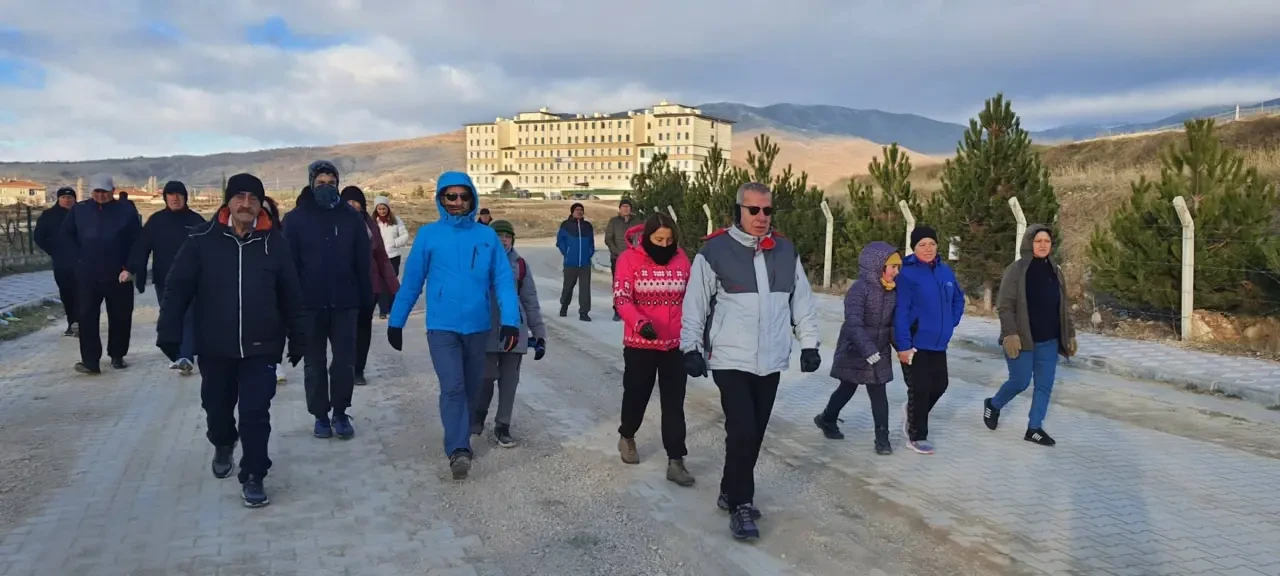 Merzifon Doğaseverler Topluluğu 2025 Yılını Anlamlı Bir Yürüyüşle Noktaladı 6