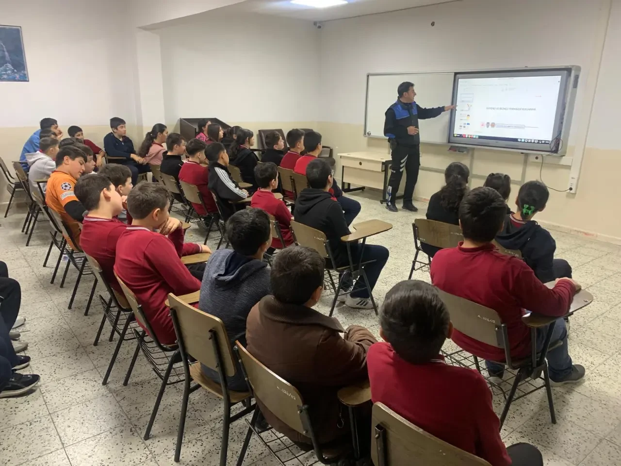 Suluova'da Akran Zorbalığına Polis Eli 3