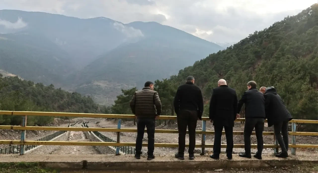 Vali Önder Bakan Sahada: Dere Islahı ve Gölet Yatırımları Yerinde İncelendi 2