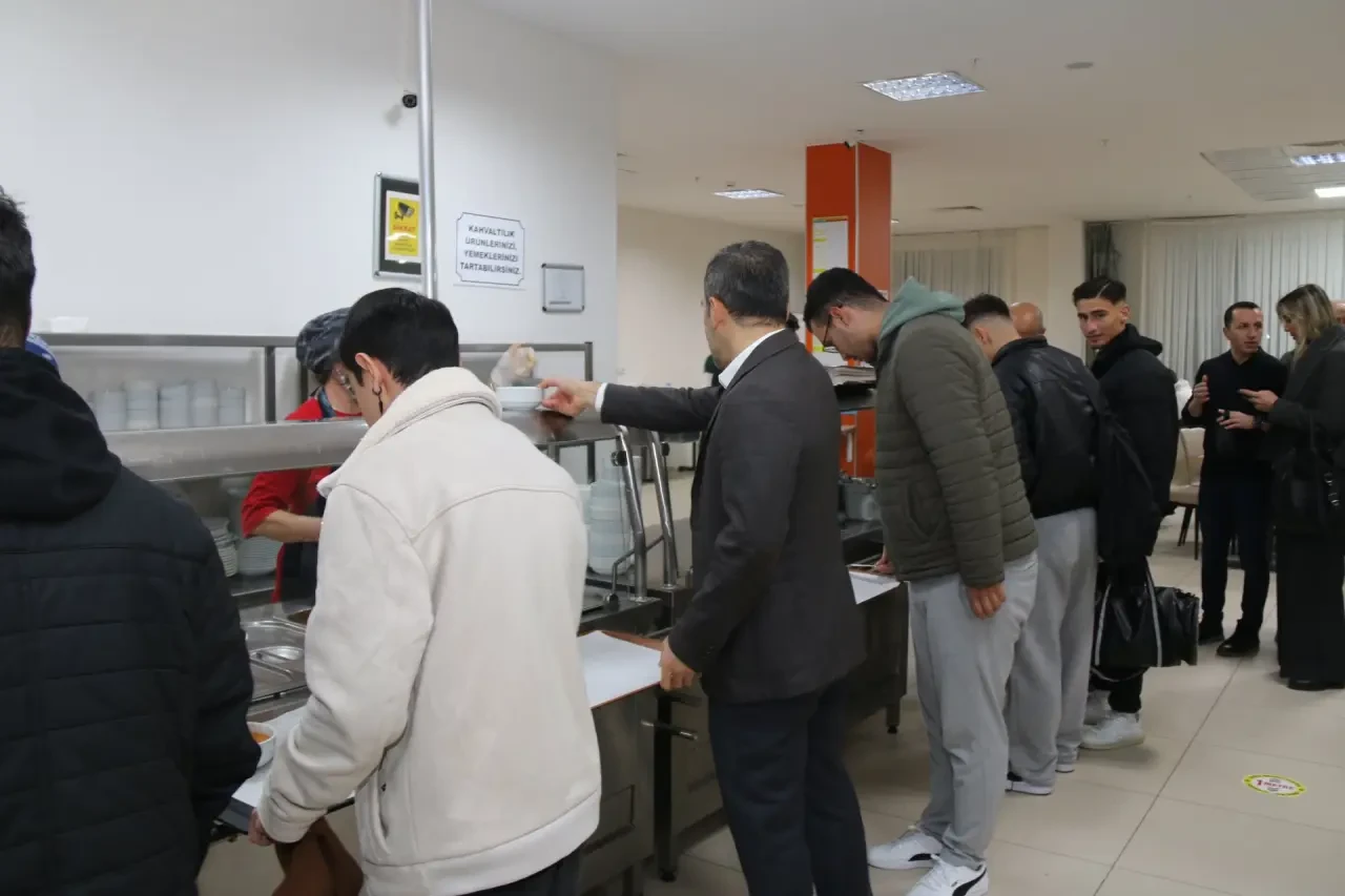 Amasya’da Yurt Buluşması: İl Müdürü Osman Ercan Öğrencilerle Aynı Sofrada 6