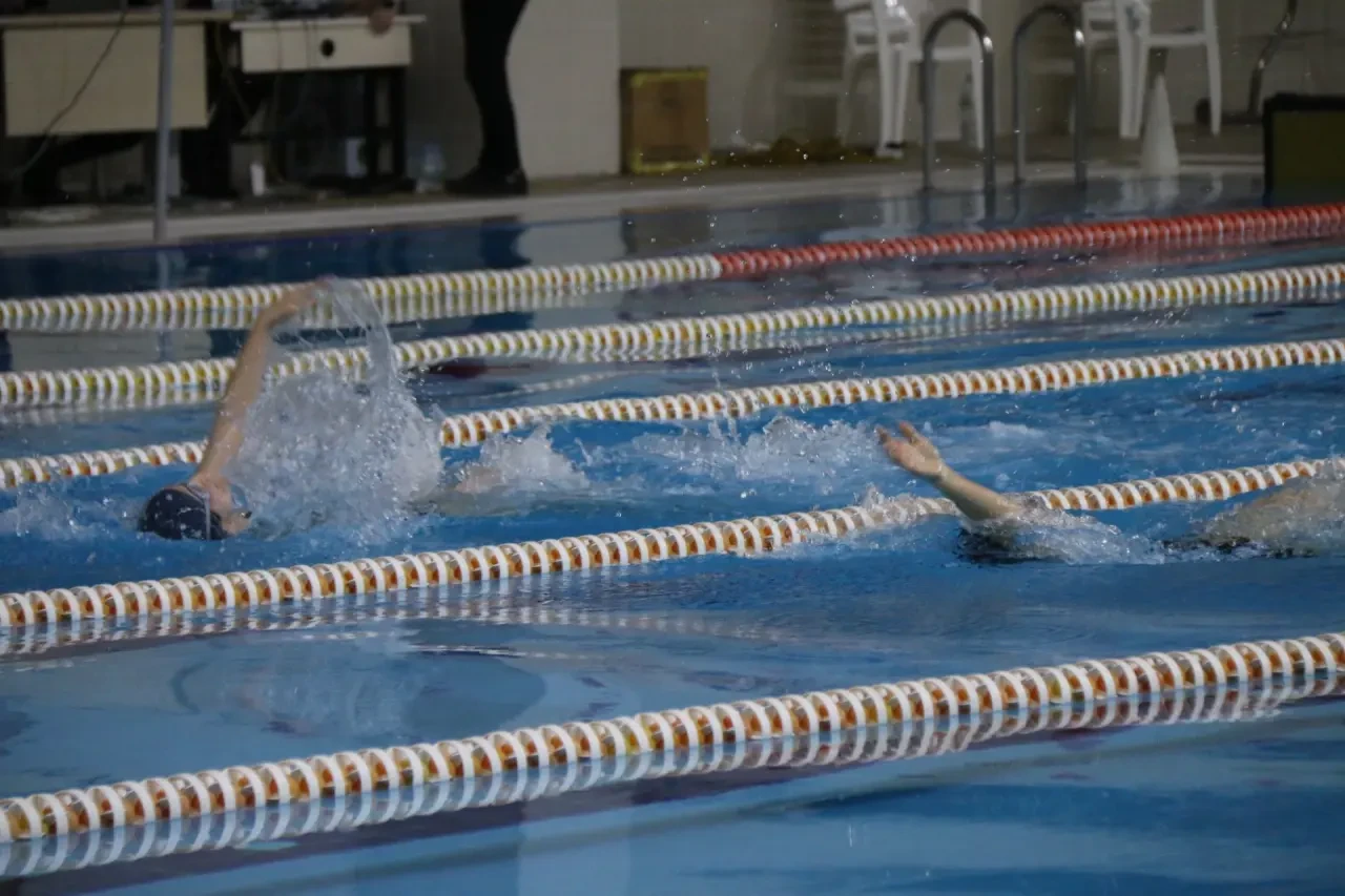 Amasya’da Yüzme İl Birinciliği Müsabakaları Başladı 7
