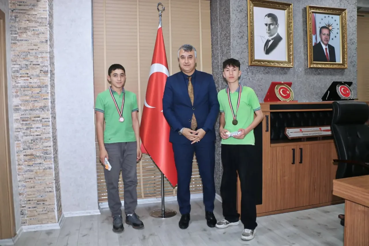 Hokey Başarısı İl Müdüründen Tam Not Aldı 3