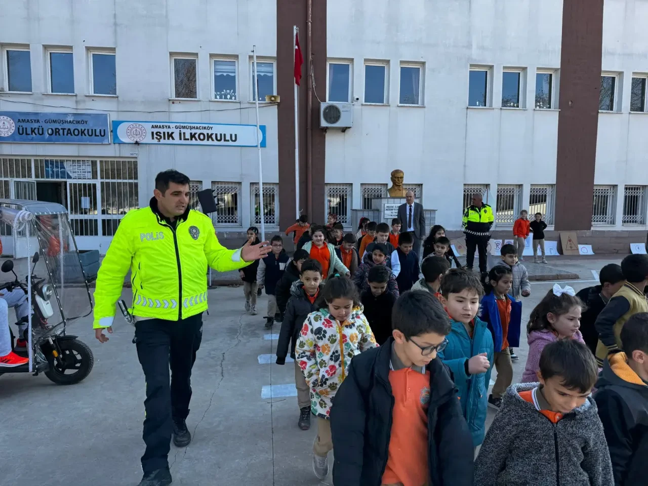 Gümüşhacıköy’de Miniklere Trafik Eğitimi 1