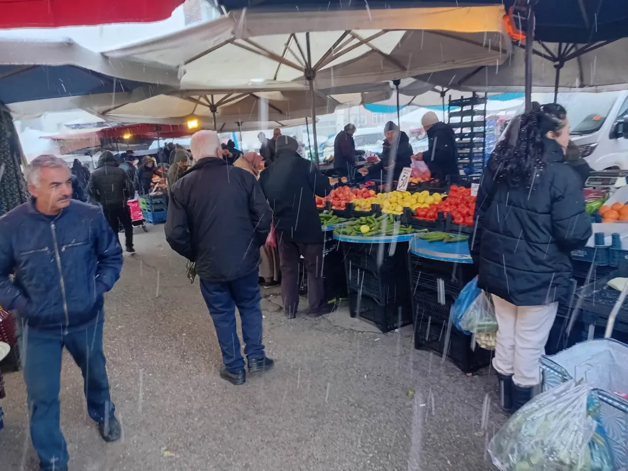 Hamsi İstikrarını Bozmadı! Merzifon Pazarı Soğuğa Rağmen Hareketli 2