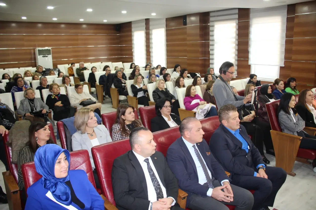 Kadın Muhtarlar ve Başkan: Söz Kadının! 3