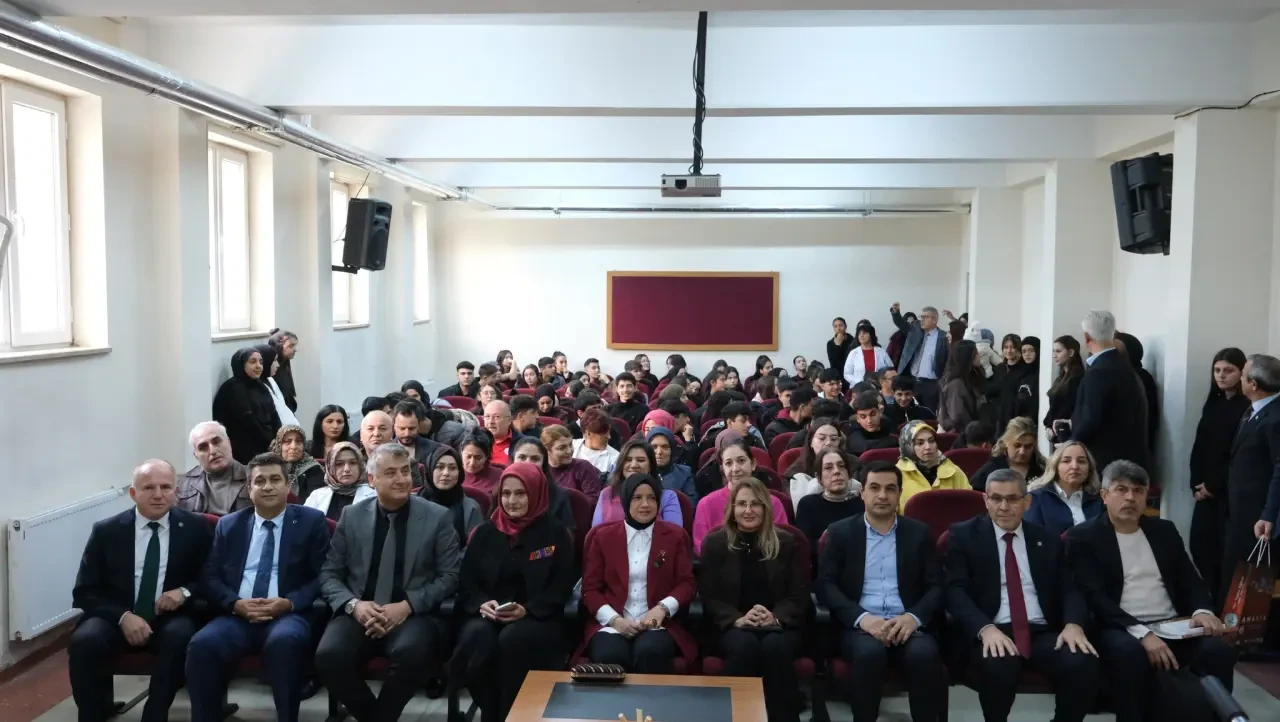 “Sevginin Dili Cicim Dokumada” Sergisi ve Paneli Amasya’da Gerçekleştirildi 3