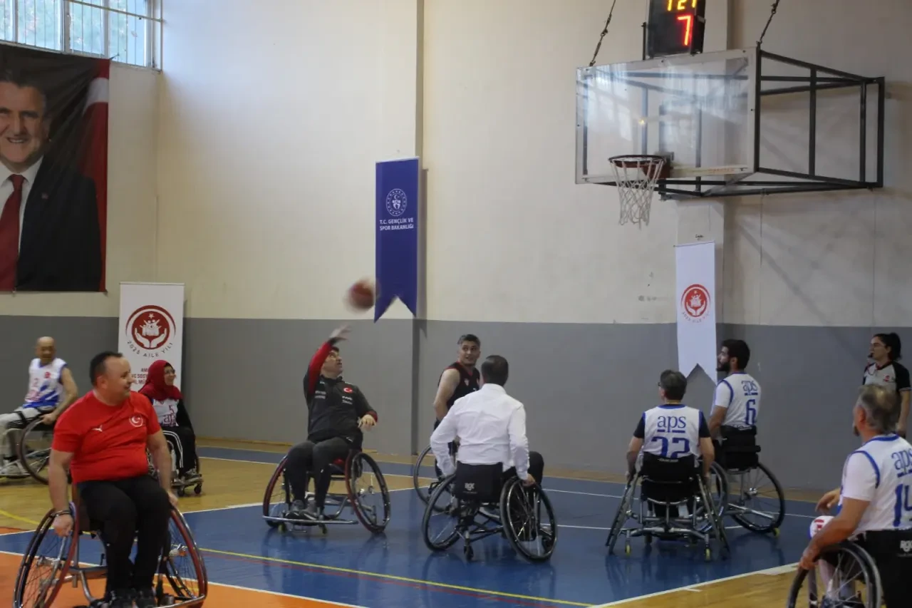 Engelliler Günü’nde Dostluk Müsabakası Yapıldı 3