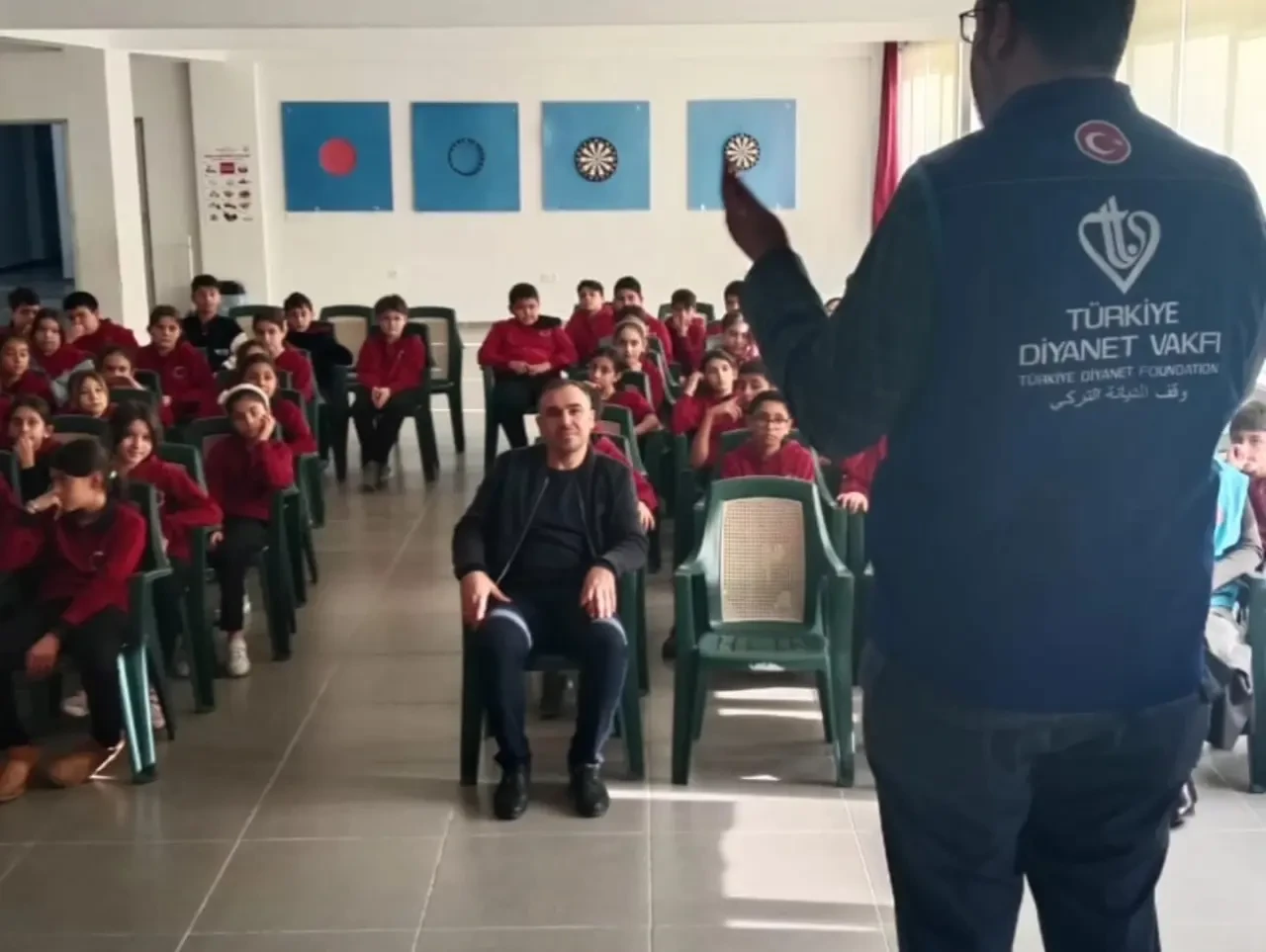 Amasya’da Öğrencilere Kur’an-ı Kerim Hediye Edildi 1