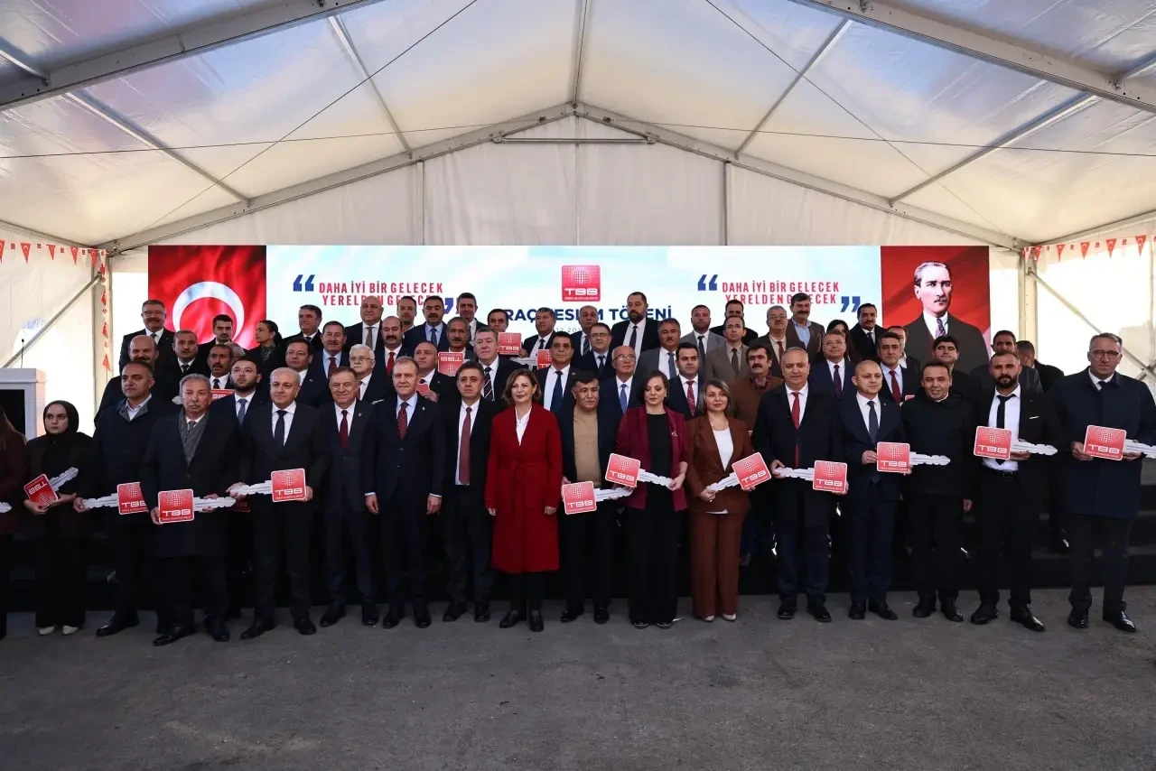 Merzifon Belediyesi’ne Yeni Çöp Kamyonu 5