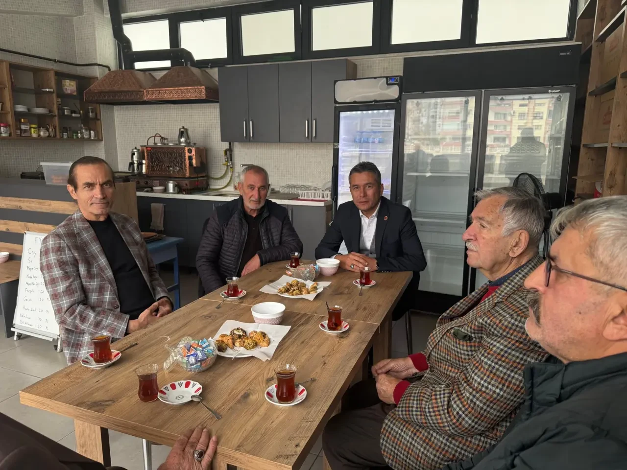 MHP’den Esnafa Ziyaret 3