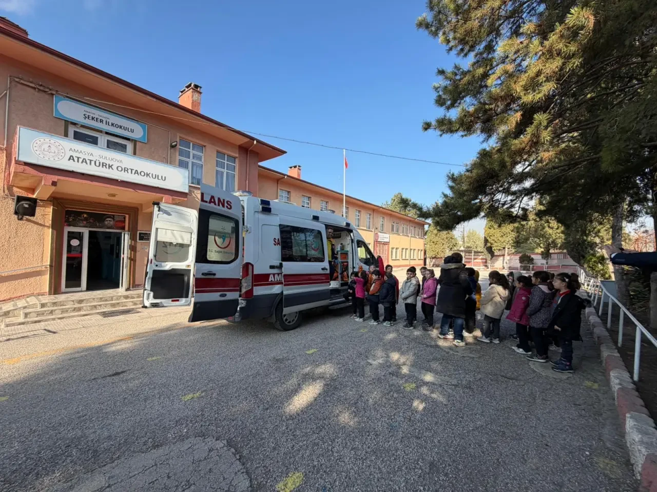 Suluova’da Minik Öğrencilere “Yaşama Yol Ver” Eğitimi 6