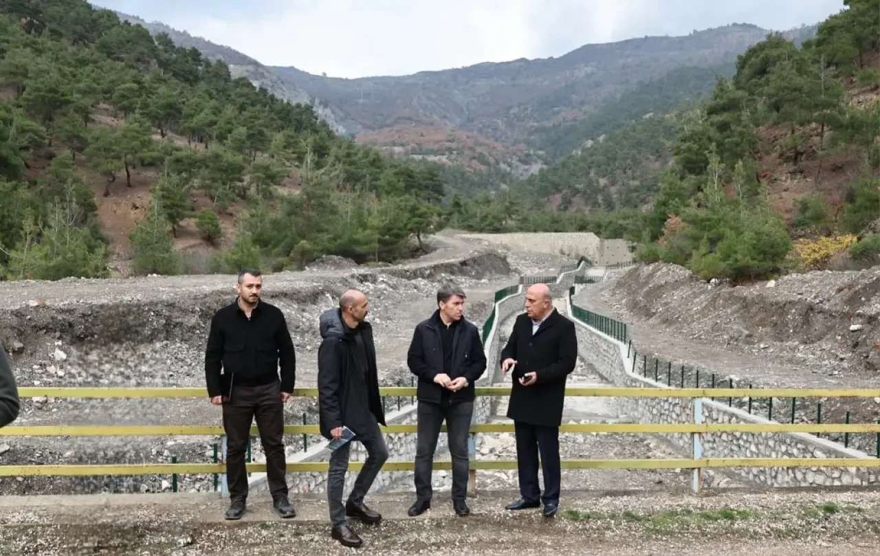 Vali Önder Bakan Sahada: Dere Islahı ve Gölet Yatırımları Yerinde İncelendi 3