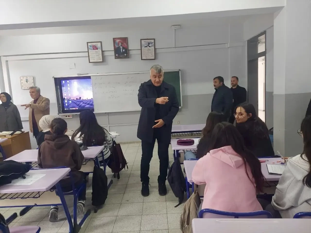 Katipoğlu Suluova’da Okulları İnceledi 2