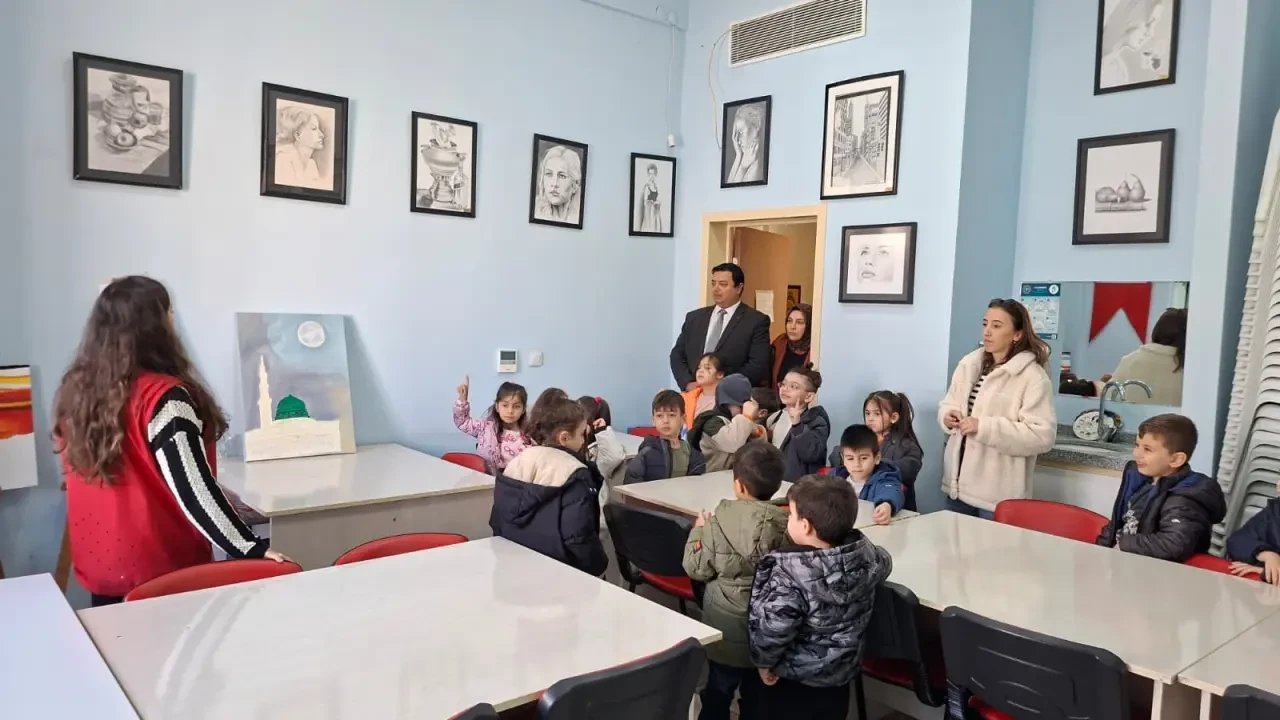 Minik Öğrenciler Renkli Bir Gün Geçirdi 5