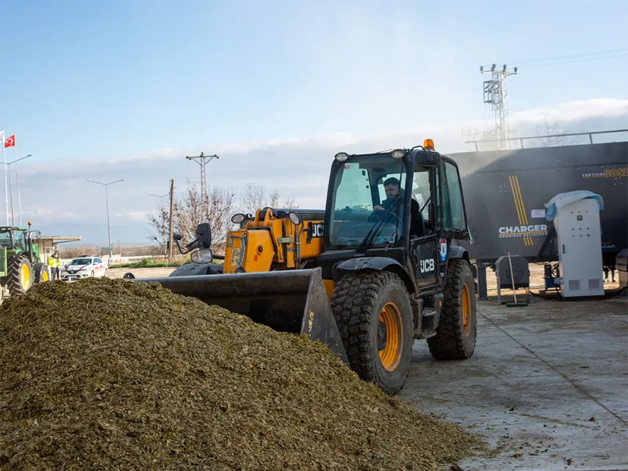 Amasya DSYB’de TMR Karma Yem Çalışmaları Aralıksız Sürüyor 3