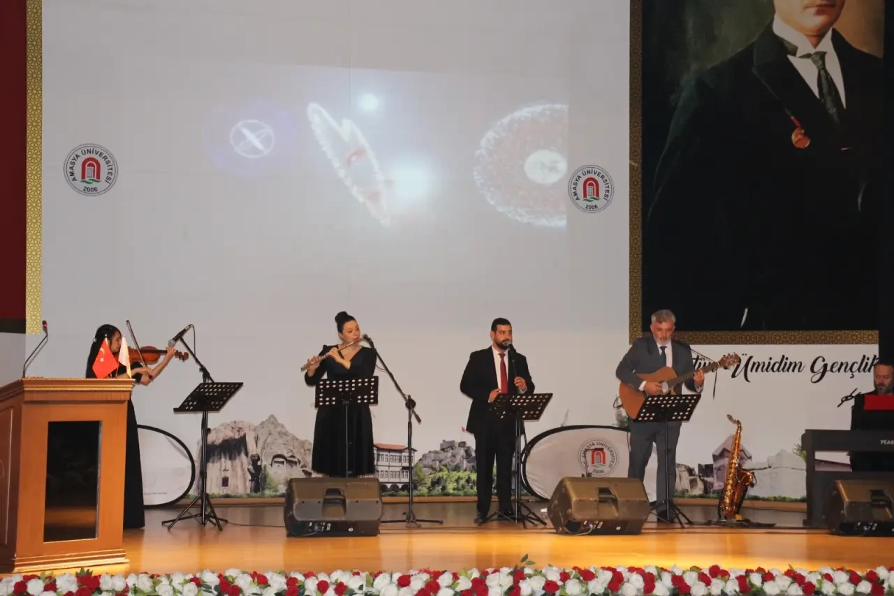 Akademik Cübbe Giyme ve Ödül Töreni Gerçekleştirildi 6