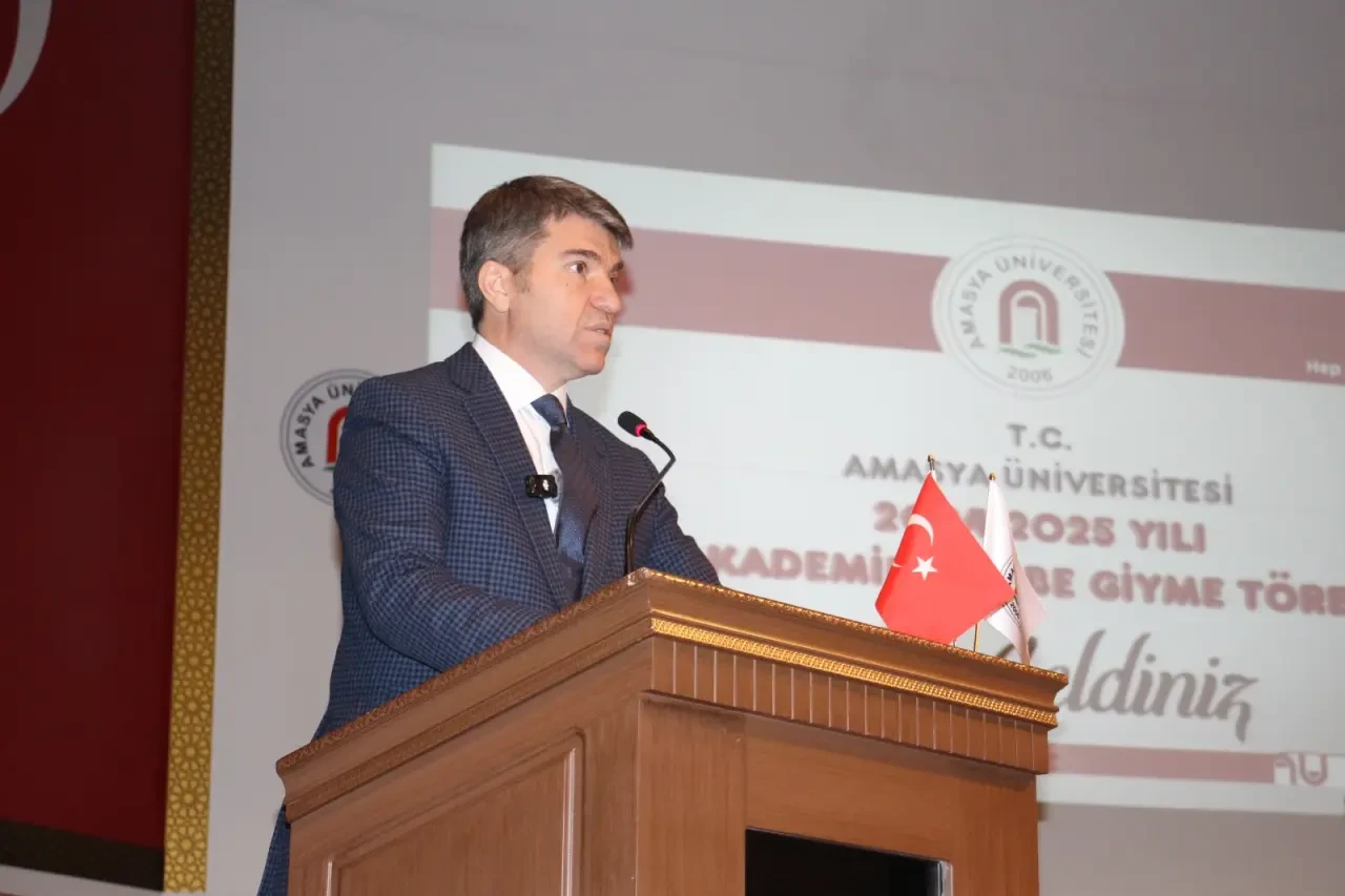 Akademik Cübbe Giyme ve Ödül Töreni Gerçekleştirildi 4