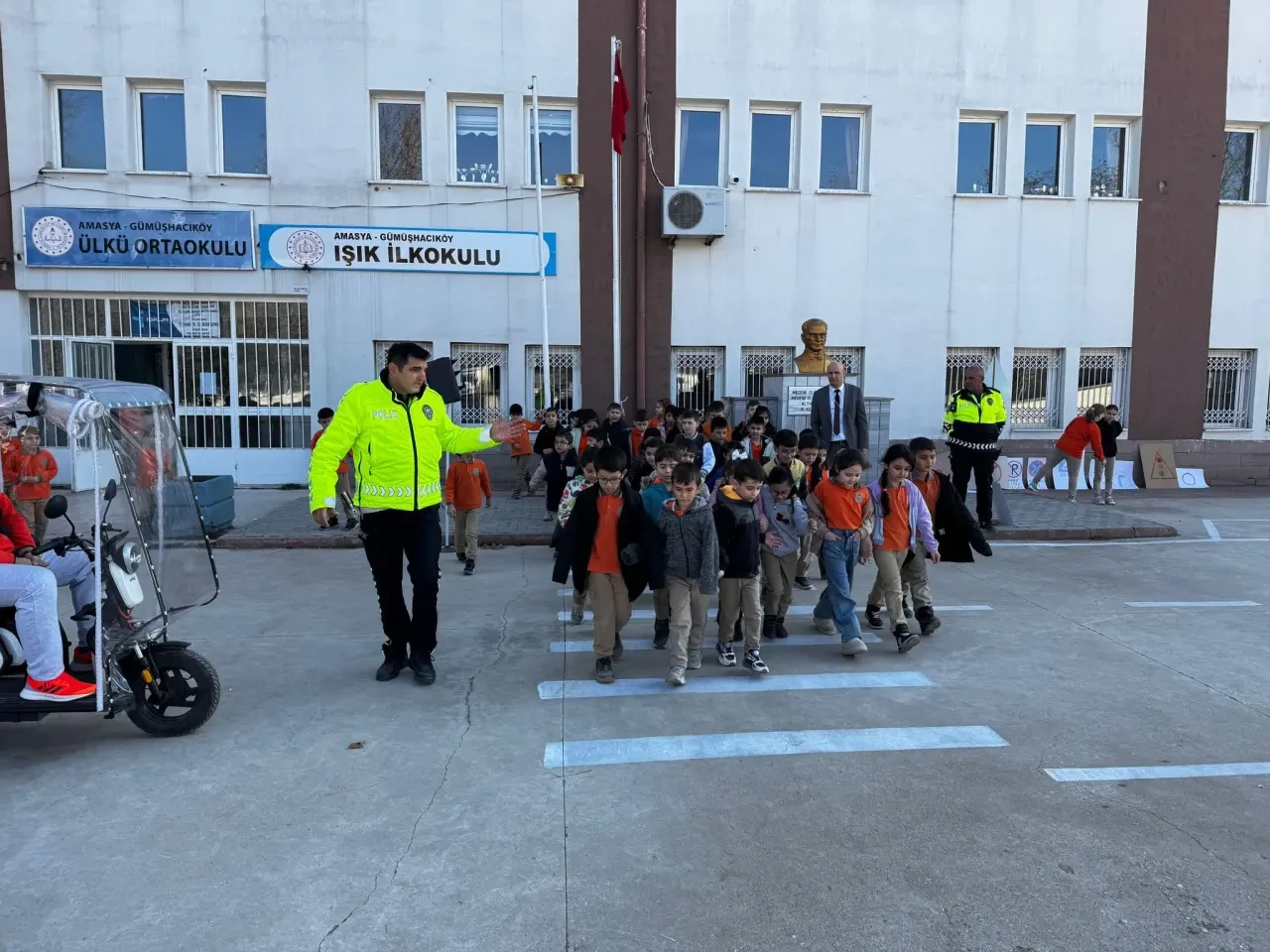 Gümüşhacıköy’de Öğrencilere Trafik Eğitimi 1