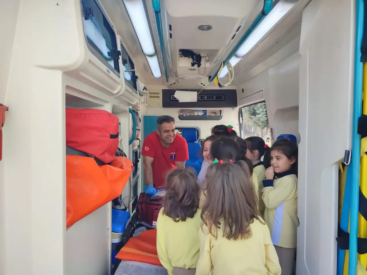 Amasya’da Minik Öğrencilere 112 ve Ambulans Eğitimi 3