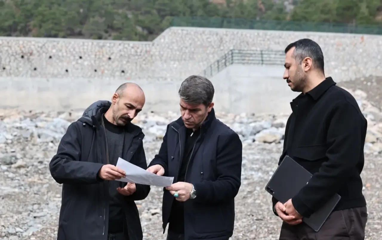 Vali Önder Bakan Sahada: Dere Islahı ve Gölet Yatırımları Yerinde İncelendi 1